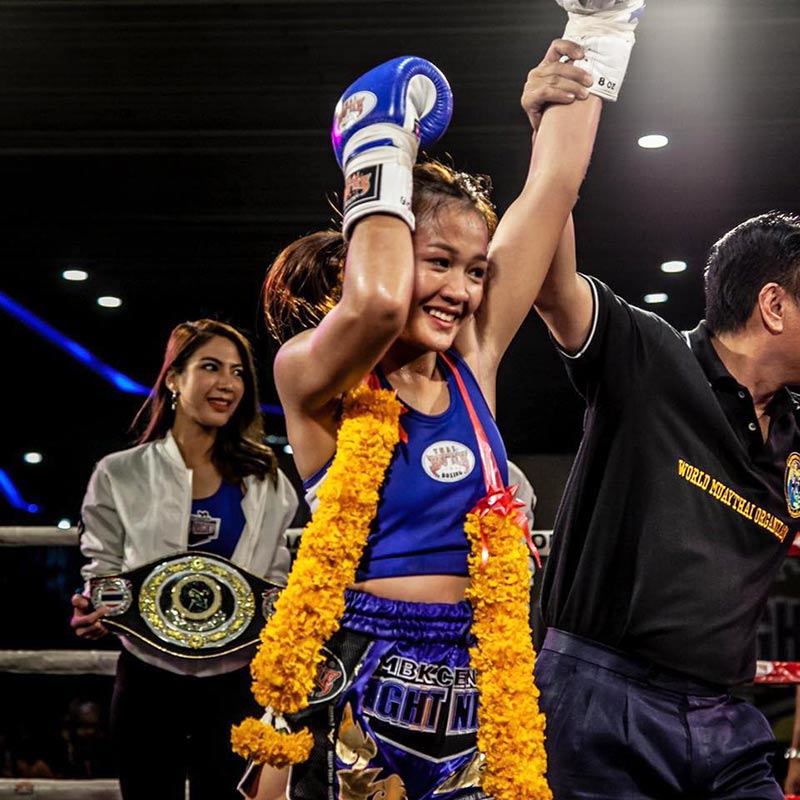 ผูกคอตายประชดรัก