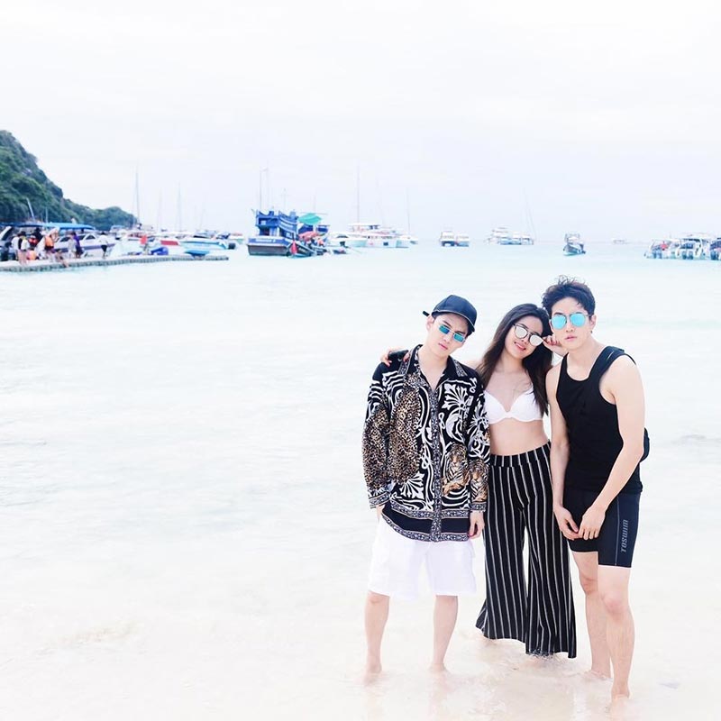 หญิง พลอยชมพู