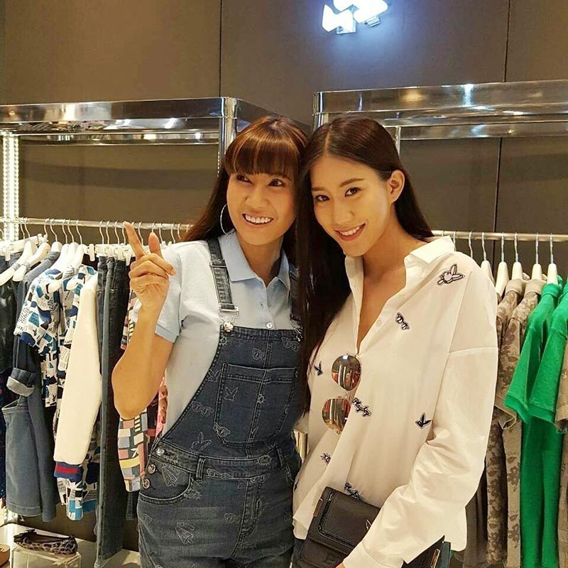 แก้ว อภิรดี