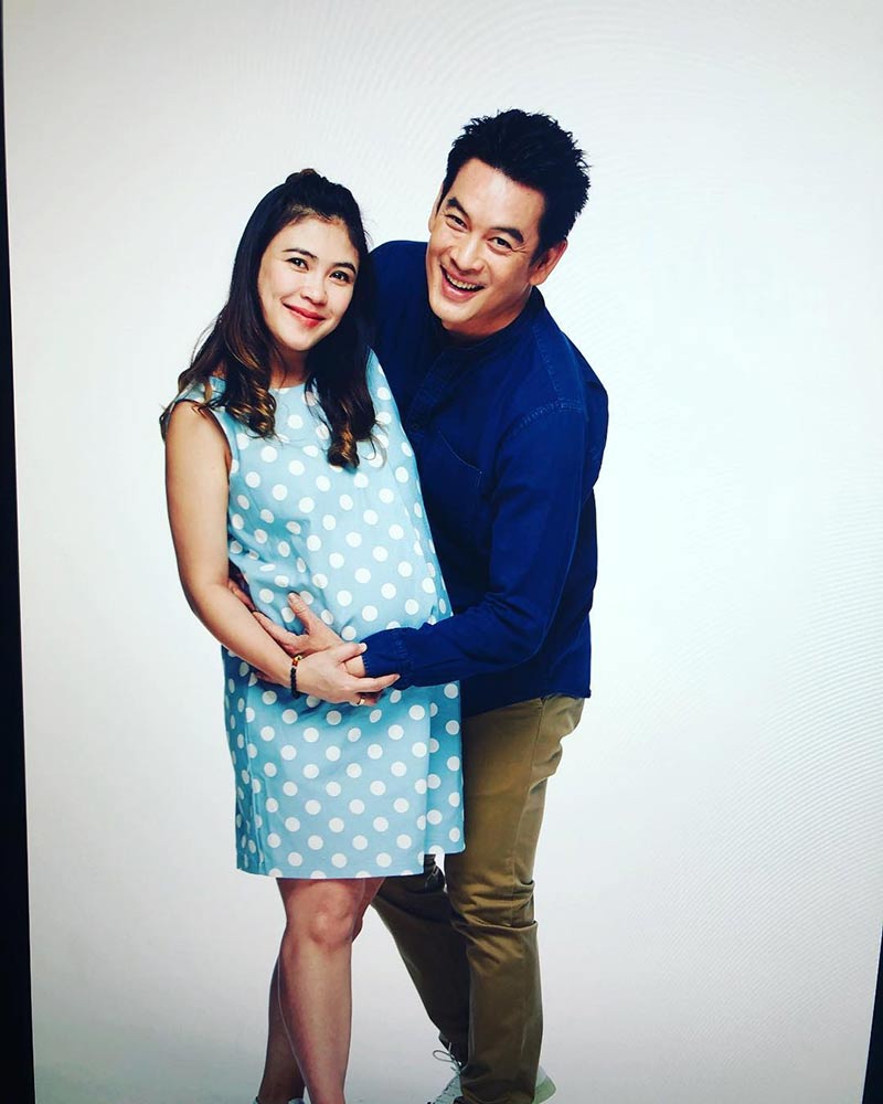 ชาคริต แย้มนาม