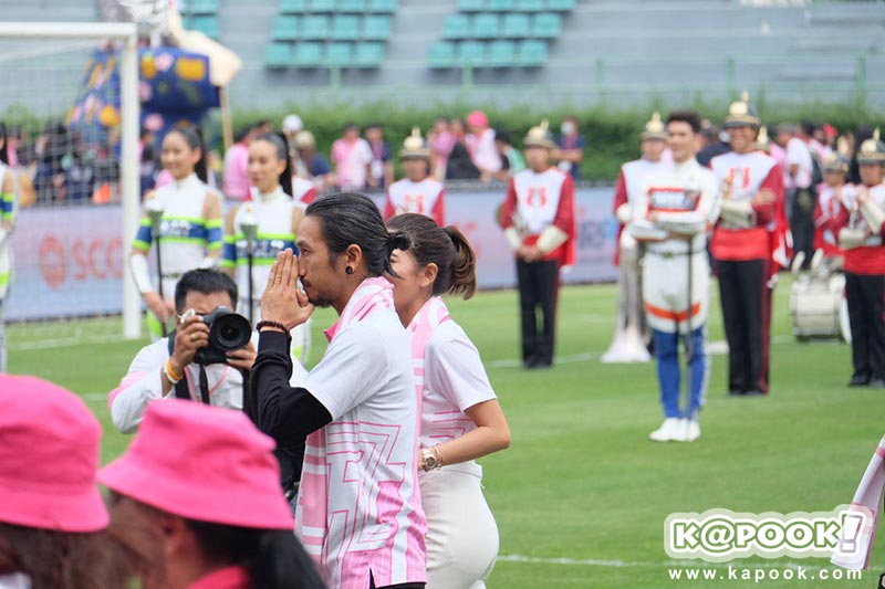 ตูน ก้อย งานฟุตบอลธรรมศาสตร์ จุฬาฯ