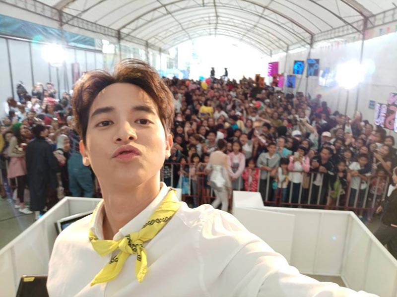 เจมส์ จิรายุ