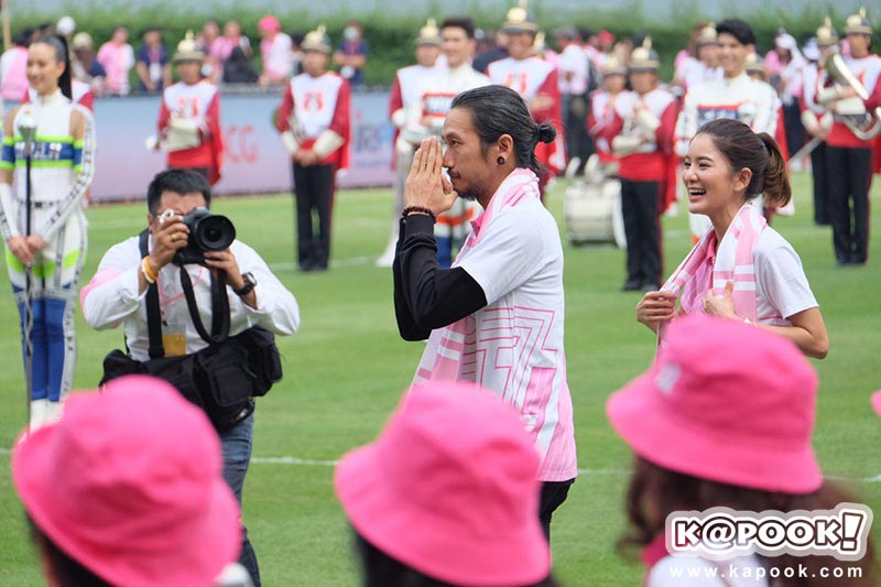 ตูน ก้อย งานฟุตบอลธรรมศาสตร์ จุฬาฯ
