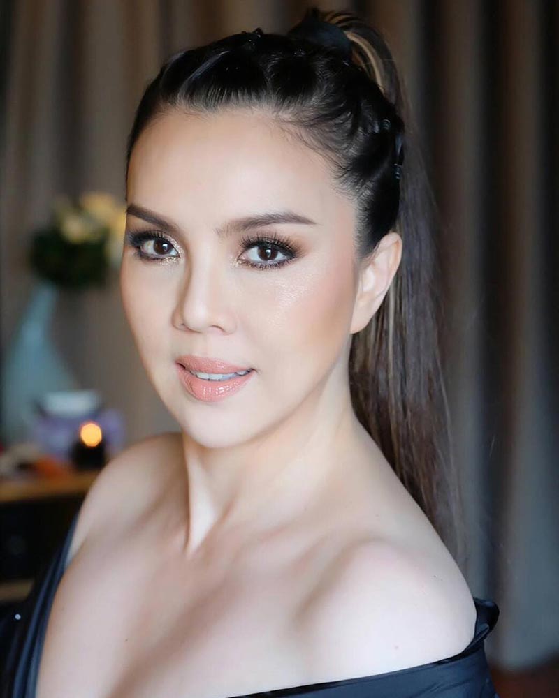 คริสติน่า อากีล่าร์ เบิร์ด ธงไชย