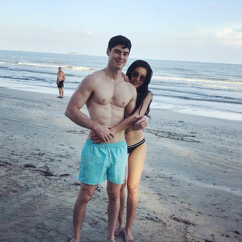 นก อุษณีย์