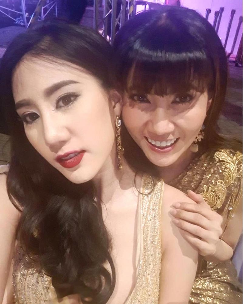 แก้ว อภิรดี