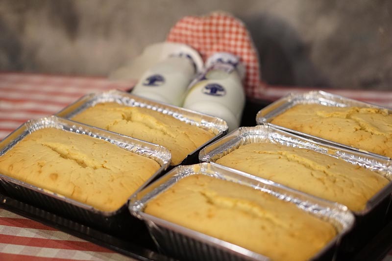 ไก่ มีสุข