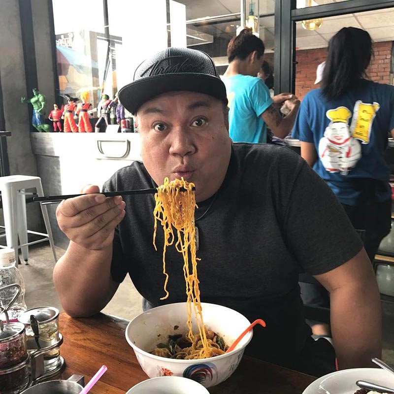 จิ้ม ชวนชื่น