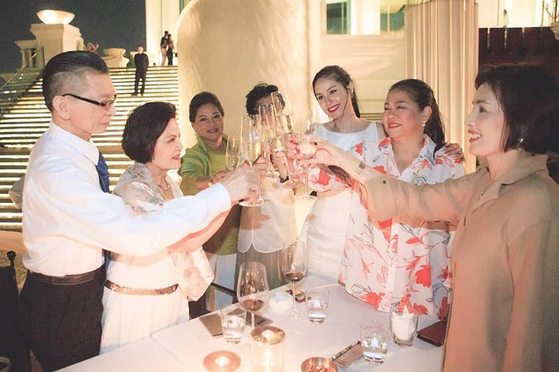 ขวัญ อุษามณี