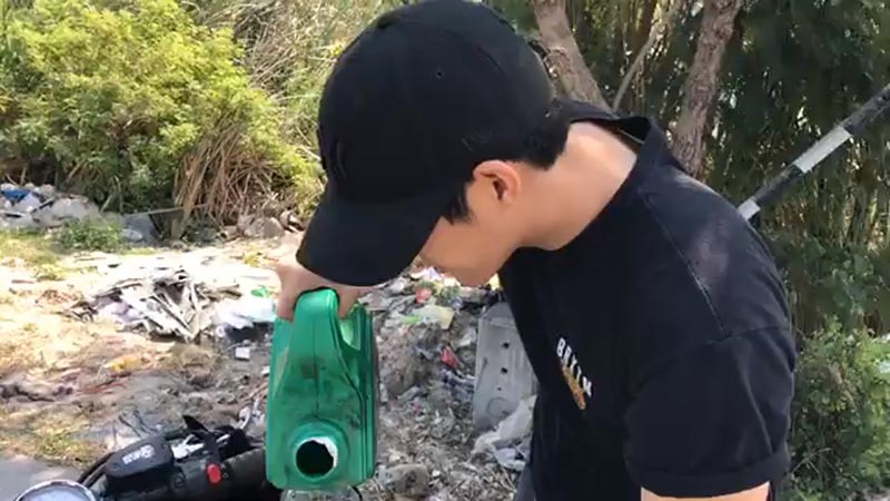 ตู่ ภพธร