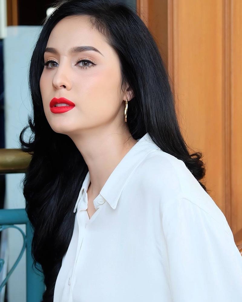 ขวัญ อุษามณี