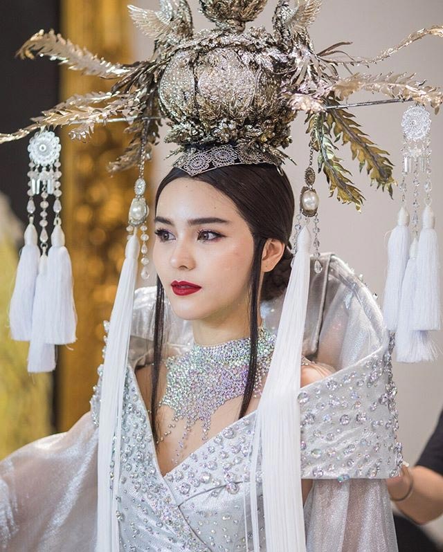 ออม สุชาร์