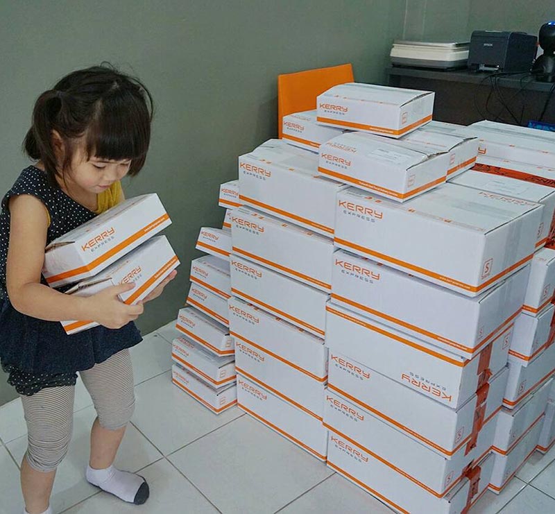 ไก่ มีสุข