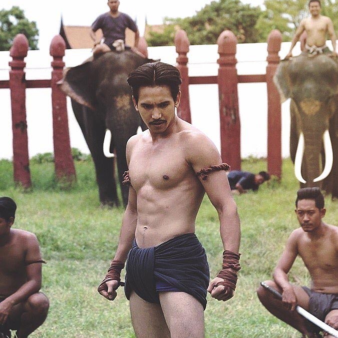 ดาราชายไทย