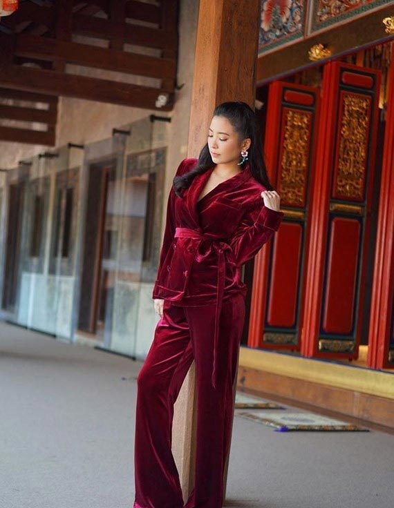 โบว์ สาวิตรี