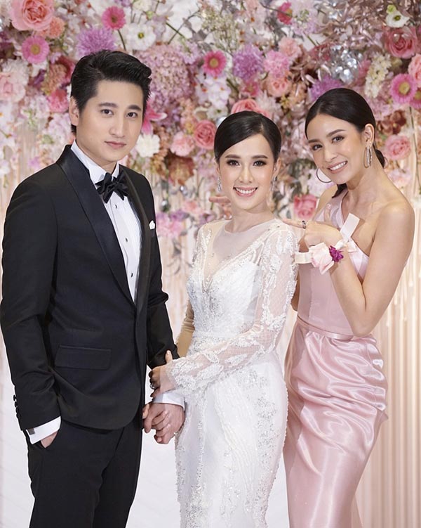เบนซ์ มนัญญา แต่งงาน