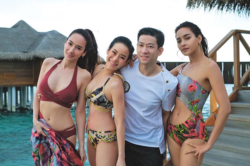 อั้ม หนิง ปุ๊กลุก ชุดว่ายน้ำ