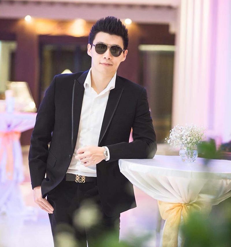 ไฮโซฟ้าประทาน