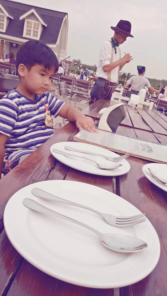 ยุ้ย ญาติเยอะ