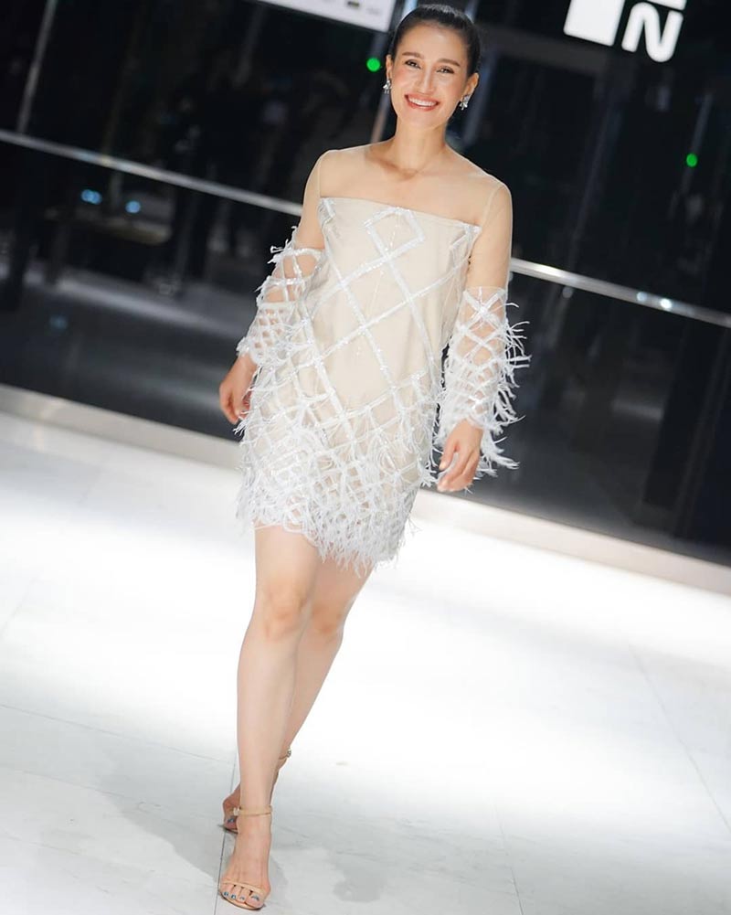 แอน ทองประสม