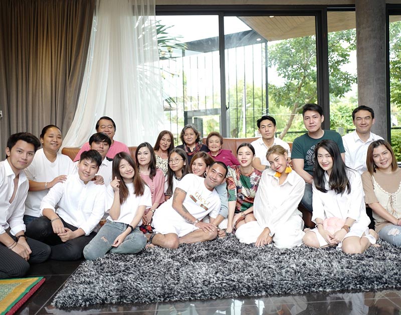 อุ้ม บอล