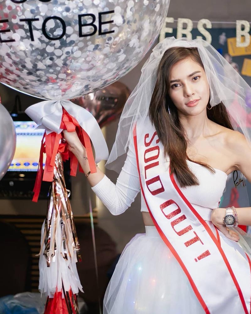 อุ้ม ลักขณา