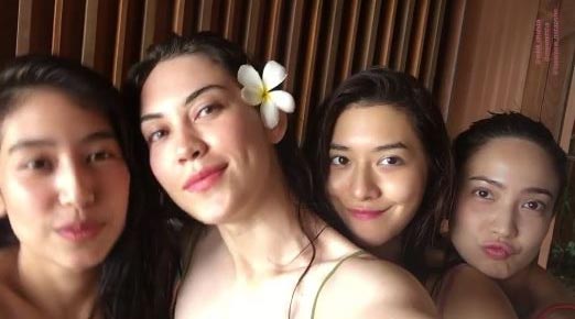 ดาราชุดว่ายน้ำ