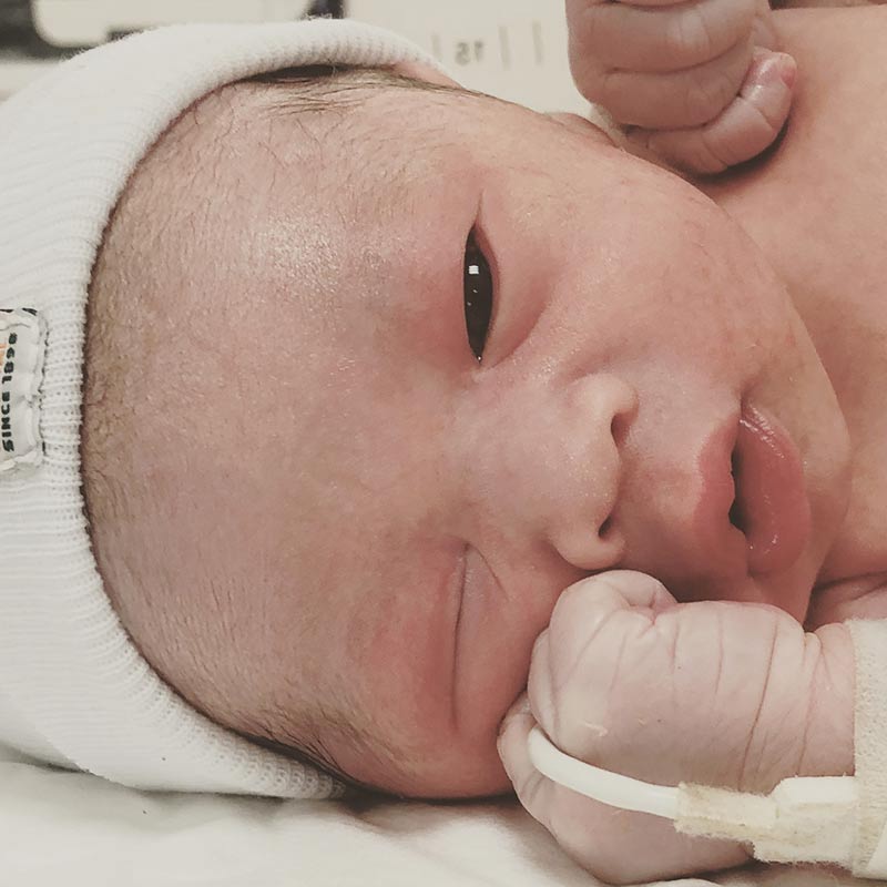 ชาคริต แย้มนาม