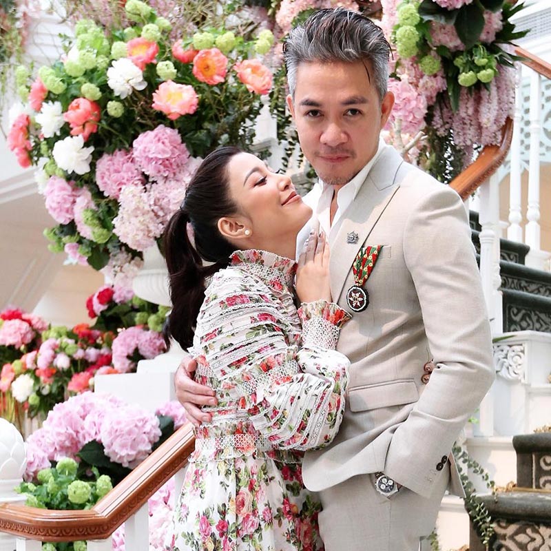 เอมมี่ มรกต ท้อง