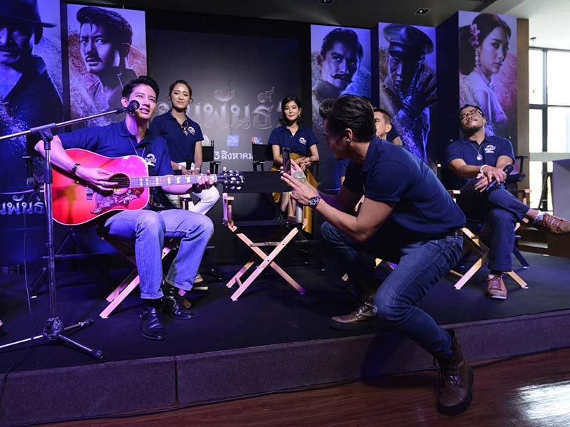 ก้อย รัชวิน เป้ อารักษ์