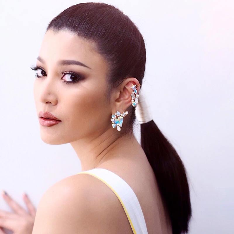 เอมมี่ มรกต ท้อง