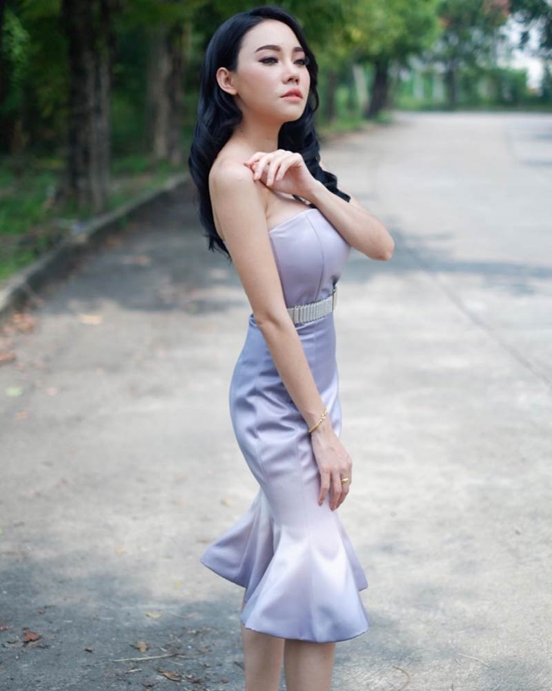 เอ็มมี่ อมลวรรณ 