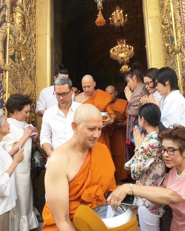 ดาราบวช