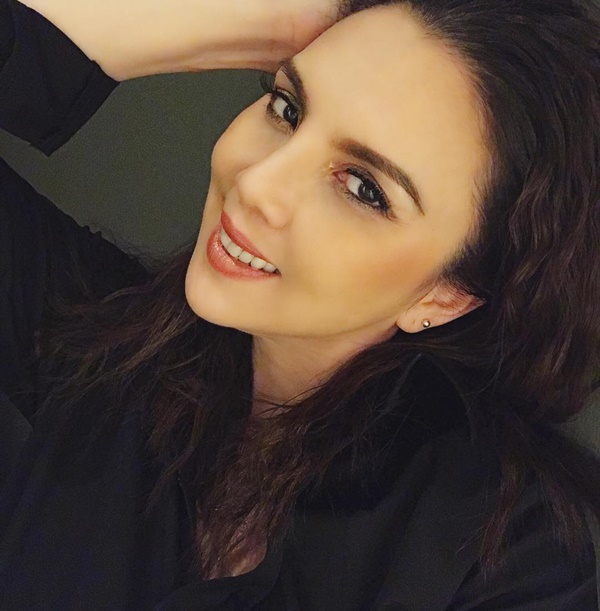   นีโน่ เมทนี คริสติน่า อากีล่าร์  