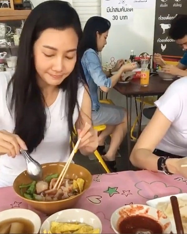 ร้านก๋วยเตี๋ยว นุ่น ต๊อด