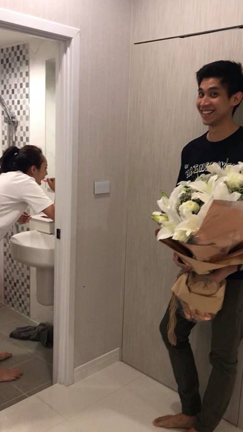  พี่ไวท์ ยกดอกไม้ช่อโตง้อ เส้นด้าย สอดอStyle