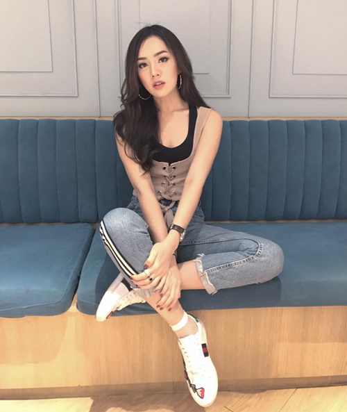  พี่ไวท์ ยกดอกไม้ช่อโตง้อ เส้นด้าย สอดอStyle