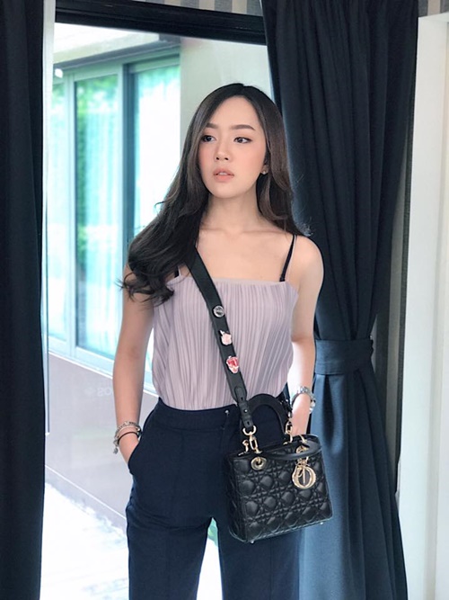  พี่ไวท์ ยกดอกไม้ช่อโตง้อ เส้นด้าย สอดอStyle