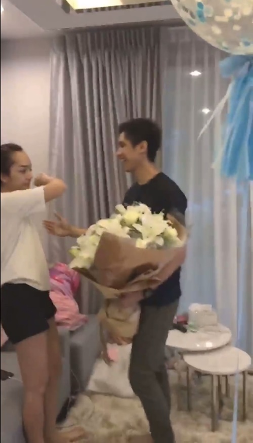  พี่ไวท์ ยกดอกไม้ช่อโตง้อ เส้นด้าย สอดอStyle