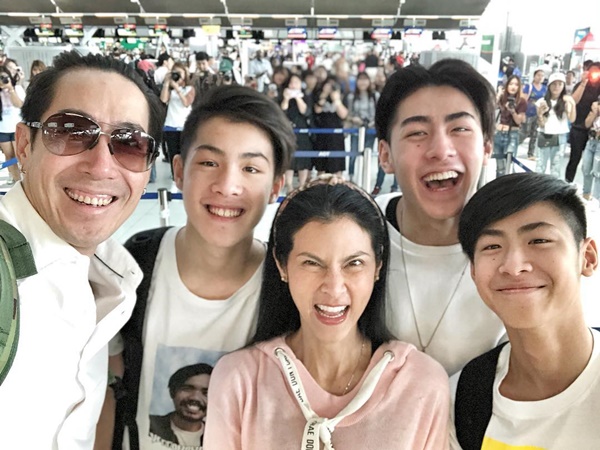  เจ เจตริน 