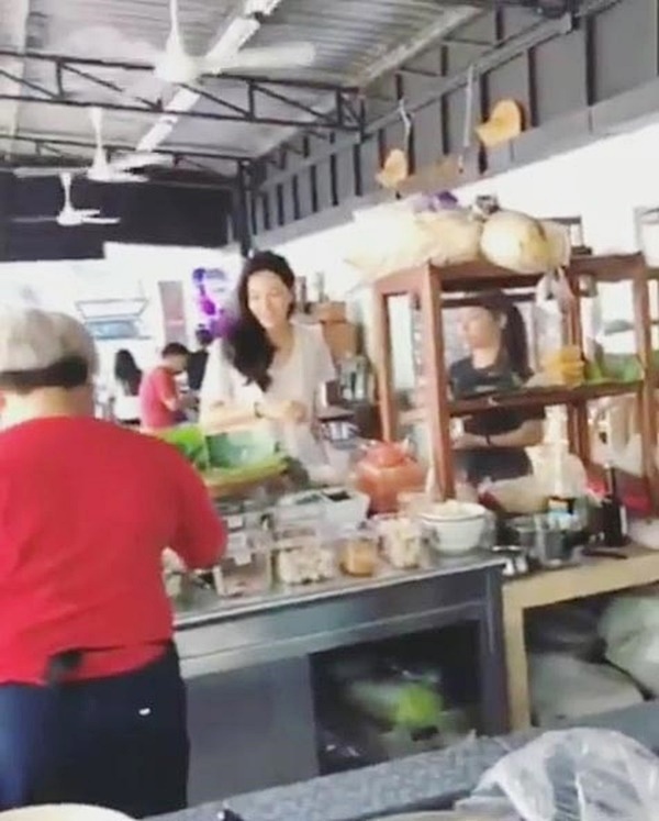 ร้านก๋วยเตี๋ยว นุ่น ต๊อด