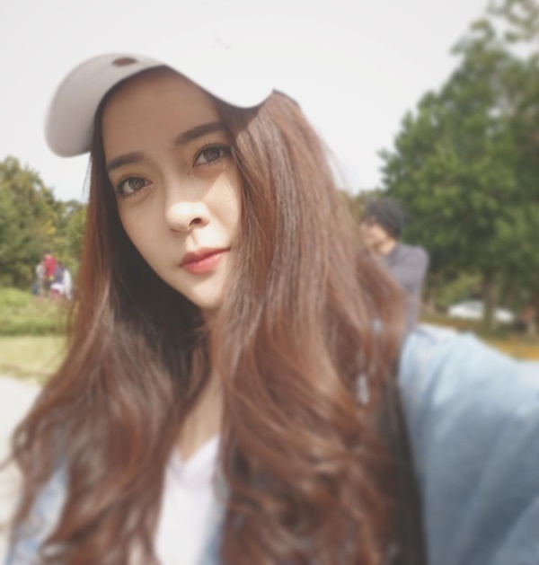 ขุน ชานนท์  แก้มบุ๋ม 