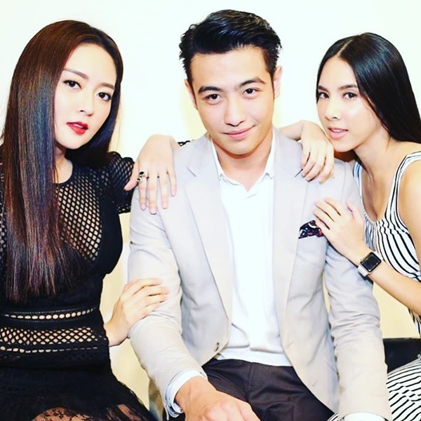 ขุน ชานนท์  แก้มบุ๋ม 