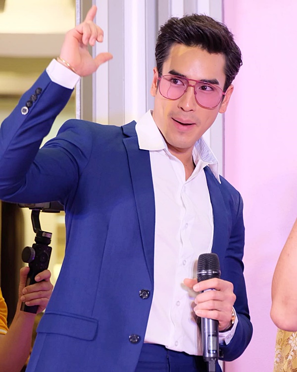  ณเดชน์  ญาญ่า 