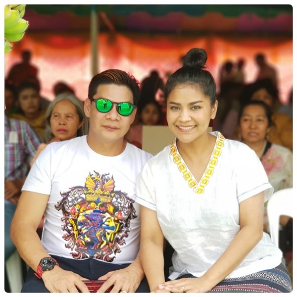  นุ้ย เชิญยิ้ม 