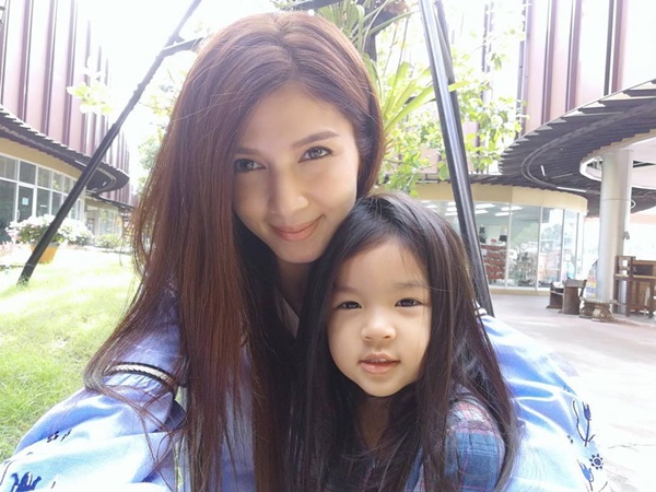 อาน้ำอ้อย โบว์ แวนด้า