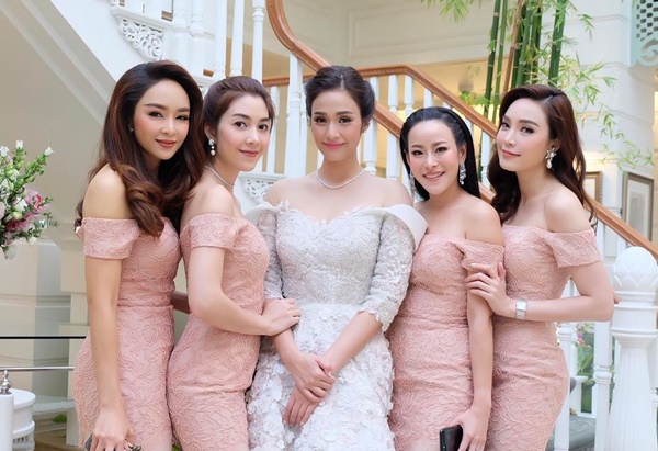  หนิง ปณิตา  ครีม เปรมสินี 