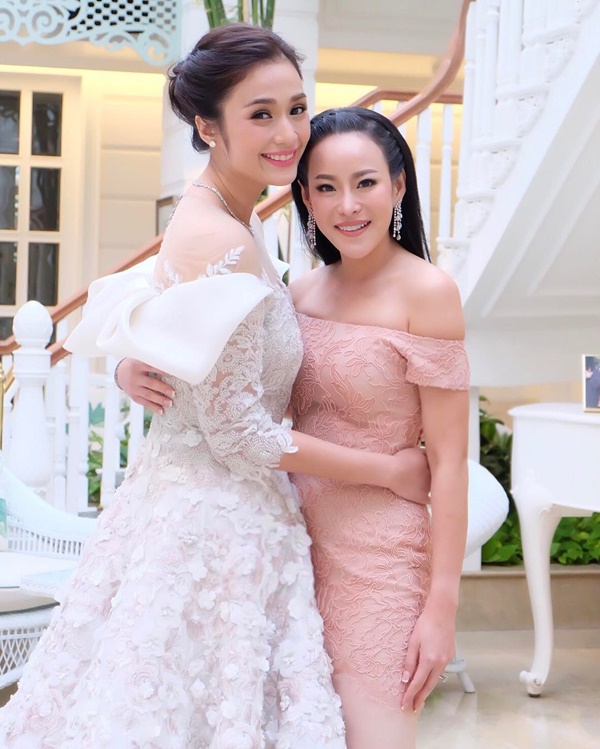  หนิง ปณิตา  ครีม เปรมสินี 