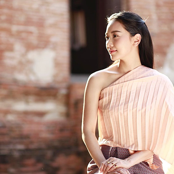 นุ่น วรนุช