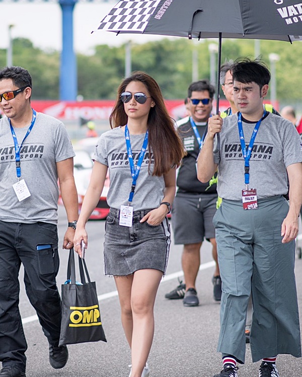 น้องเพลง เป๊ก เศรณี 